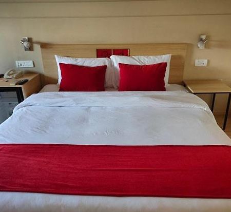 Lumis Studio Apartment Hyderabad Luaran gambar